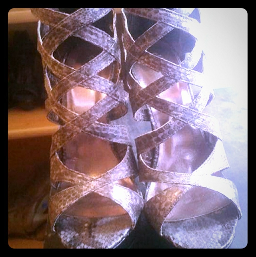 NWOB sz 7 Charlotte Russe Heels